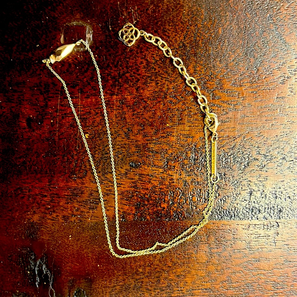 Kendra Scott Arrowhead necklace
